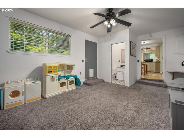 750 Ne HILL Way, Estacada, OR 97023
