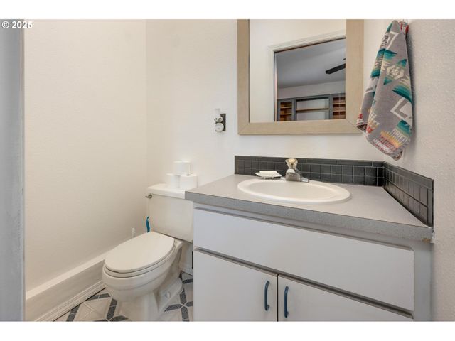 750 Ne HILL Way, Estacada, OR 97023