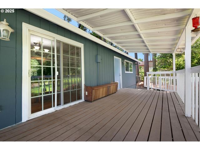750 Ne HILL Way, Estacada, OR 97023
