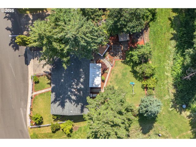750 Ne HILL Way, Estacada, OR 97023