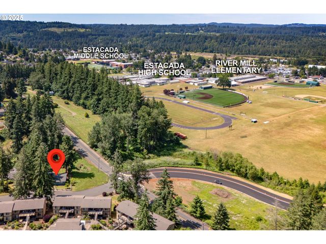 750 Ne HILL Way, Estacada, OR 97023