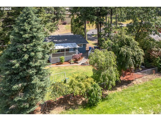 750 Ne HILL Way, Estacada, OR 97023