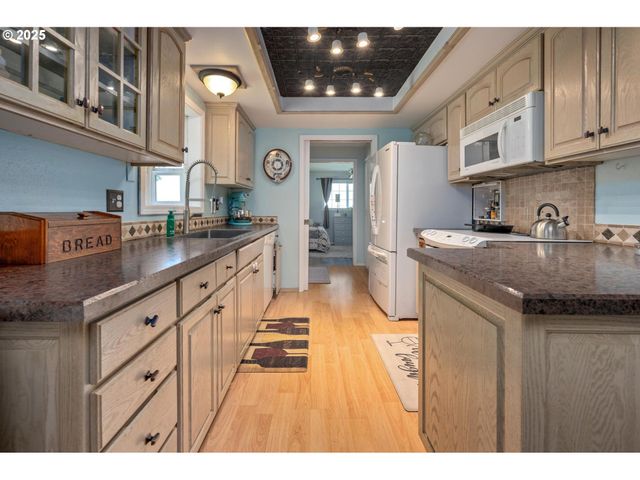 750 Ne HILL Way, Estacada, OR 97023