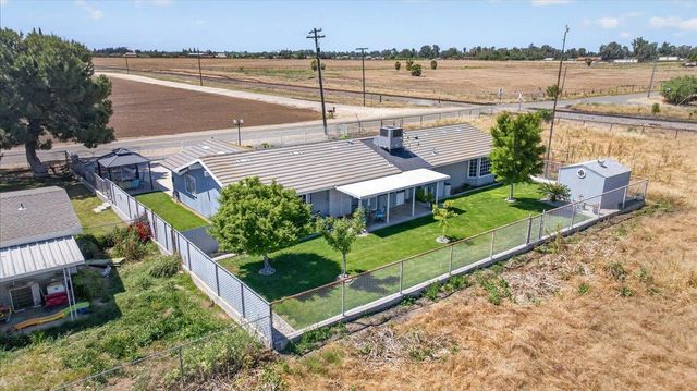 704 N Hayes Avenue, Fresno, CA 93723