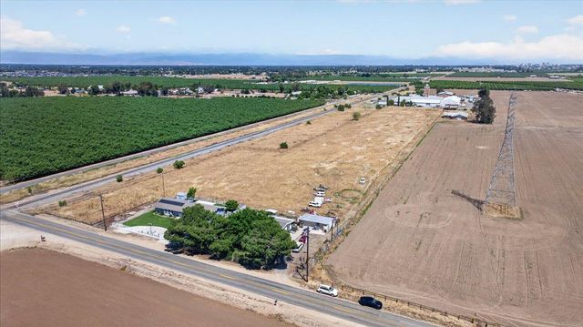 704 N Hayes Avenue, Fresno, CA 93723