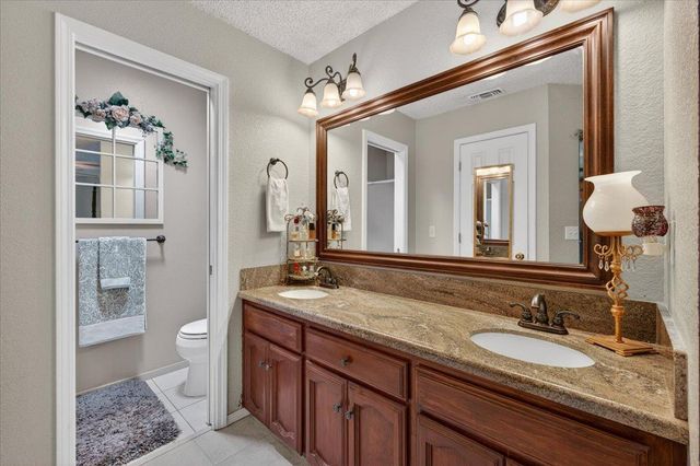 704 N Hayes Avenue, Fresno, CA 93723