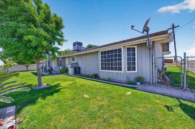 704 N Hayes Avenue, Fresno, CA 93723