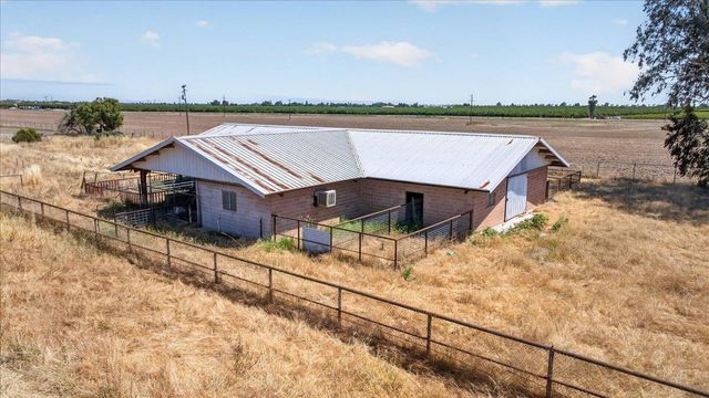 704 N Hayes Avenue, Fresno, CA 93723