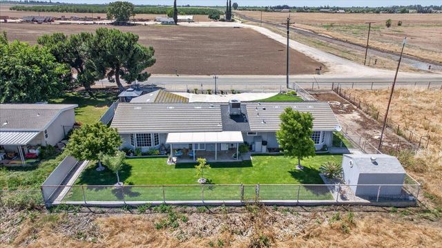 704 N Hayes Avenue, Fresno, CA 93723