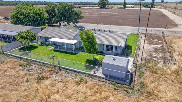 704 N Hayes Avenue, Fresno, CA 93723