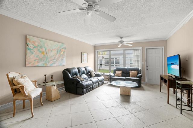 18900 Stewart Circle 7, Boca Raton, FL 33496