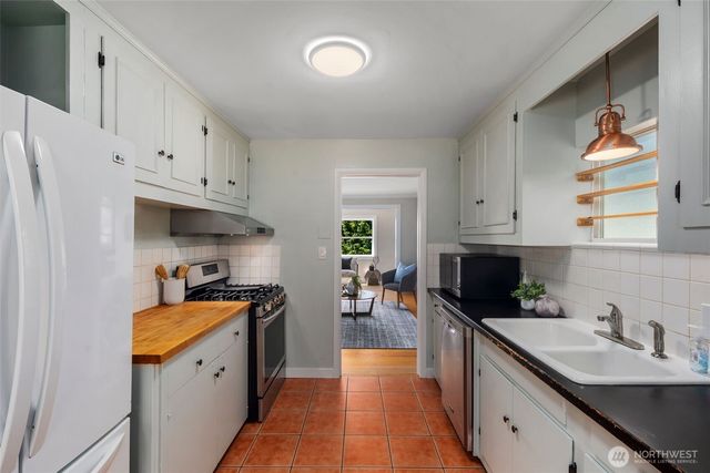 340 NE 53rd Street, Seattle, WA 98105