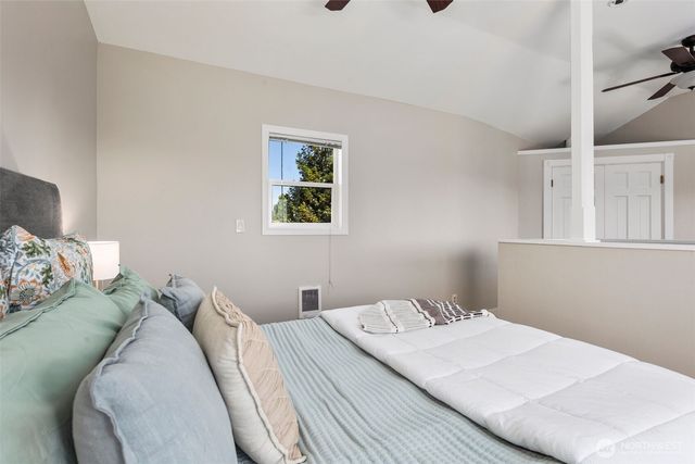 340 NE 53rd Street, Seattle, WA 98105