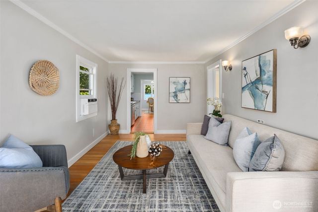 340 NE 53rd Street, Seattle, WA 98105