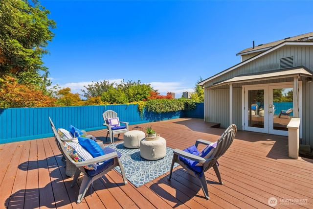 340 NE 53rd Street, Seattle, WA 98105