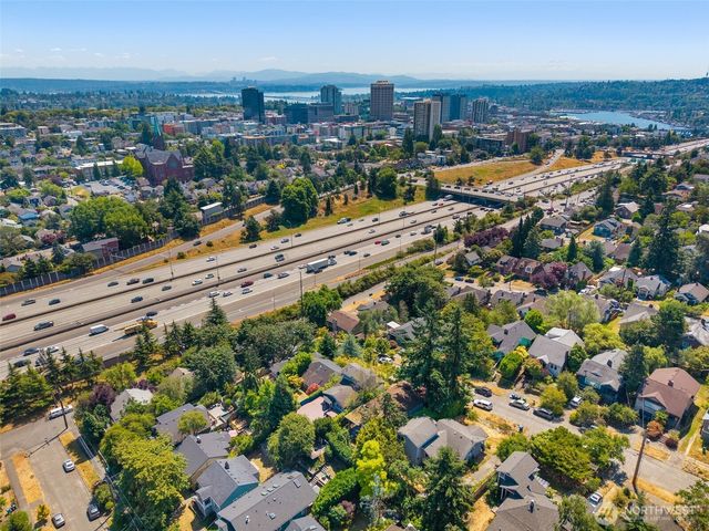 340 NE 53rd Street, Seattle, WA 98105