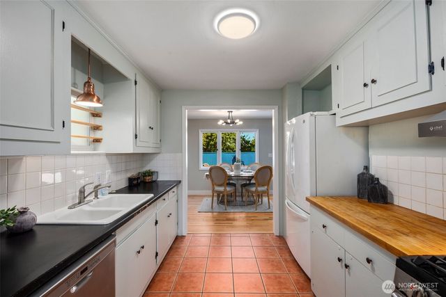 340 NE 53rd Street, Seattle, WA 98105