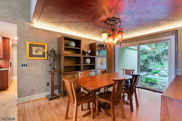 174 Bliss Rd, Mendham Boro, NJ 07945