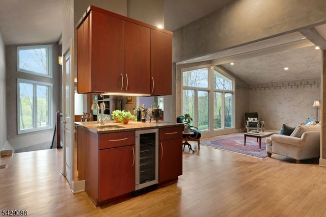 174 Bliss Rd, Mendham Boro, NJ 07945