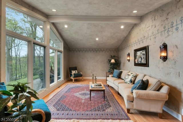 174 Bliss Rd, Mendham Boro, NJ 07945