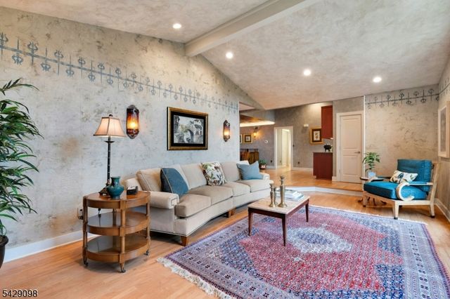 174 Bliss Rd, Mendham Boro, NJ 07945
