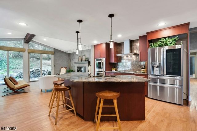 174 Bliss Rd, Mendham Boro, NJ 07945
