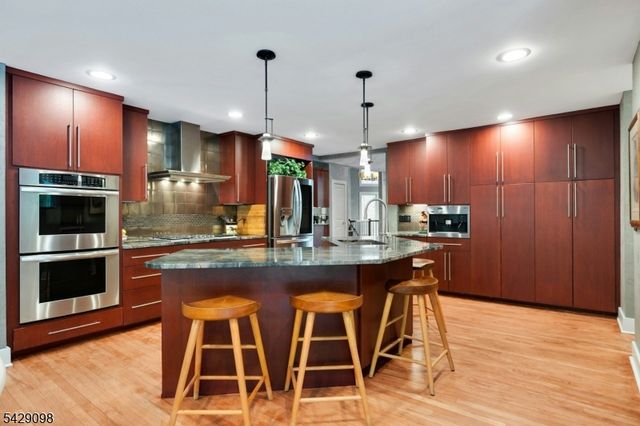 174 Bliss Rd, Mendham Boro, NJ 07945