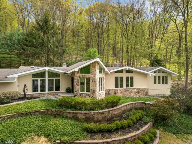 174 Bliss Rd, Mendham Boro, NJ 07945