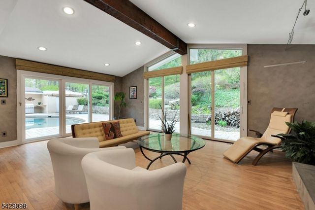 174 Bliss Rd, Mendham Boro, NJ 07945