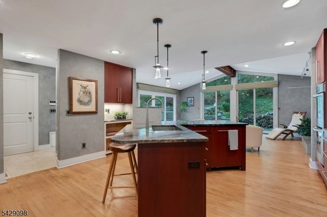 174 Bliss Rd, Mendham Boro, NJ 07945