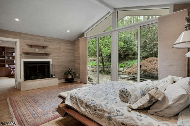 174 Bliss Rd, Mendham Boro, NJ 07945