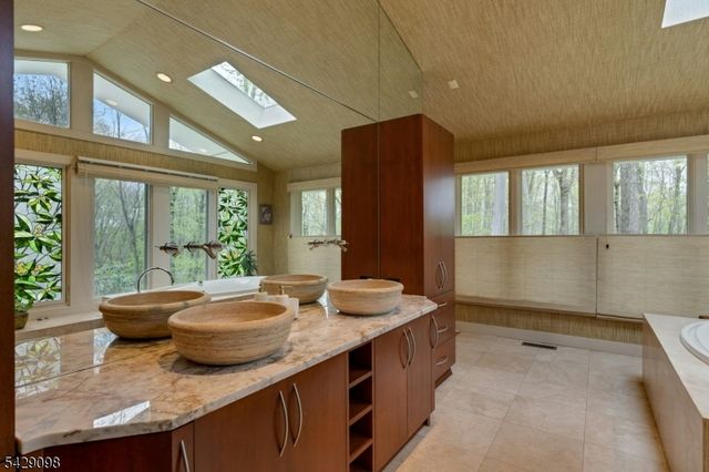 174 Bliss Rd, Mendham Boro, NJ 07945