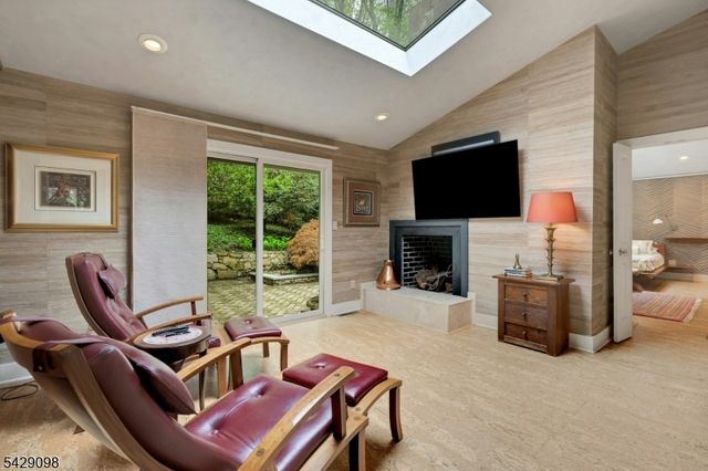 174 Bliss Rd, Mendham Boro, NJ 07945