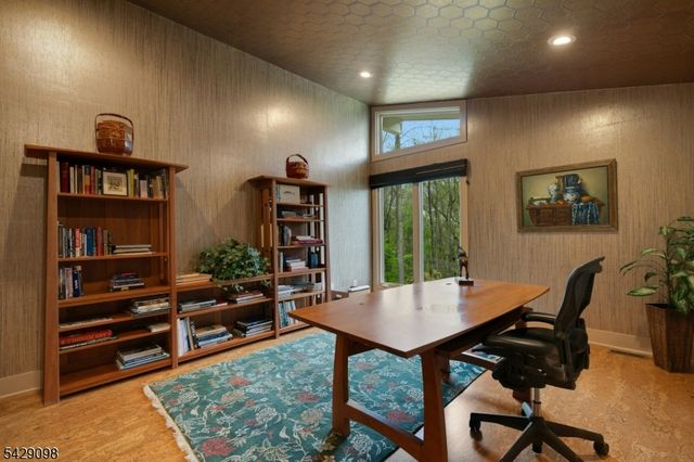 174 Bliss Rd, Mendham Boro, NJ 07945