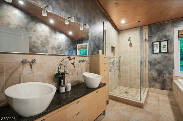 174 Bliss Rd, Mendham Boro, NJ 07945