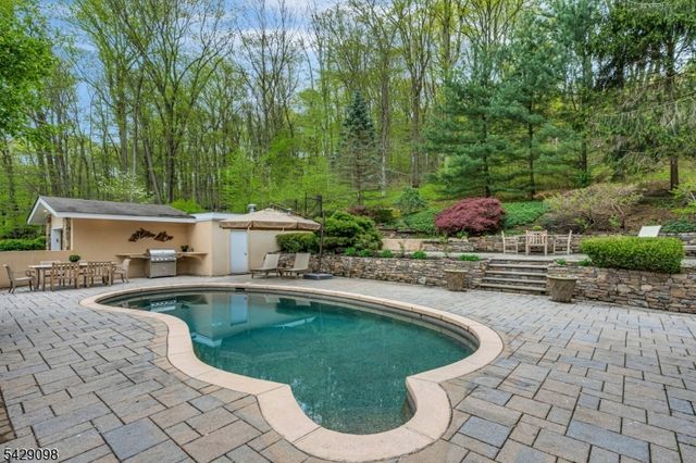 174 Bliss Rd, Mendham Boro, NJ 07945
