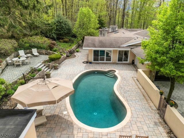 174 Bliss Rd, Mendham Boro, NJ 07945