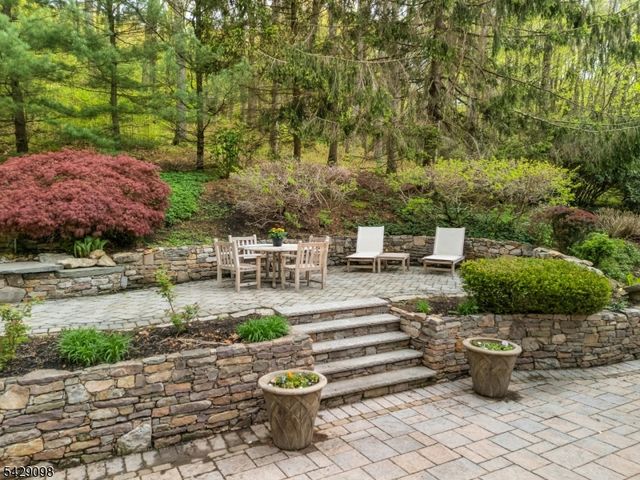 174 Bliss Rd, Mendham Boro, NJ 07945