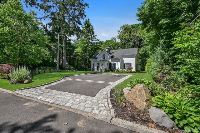 51 Deepdale Drive, Manhasset, NY 11030