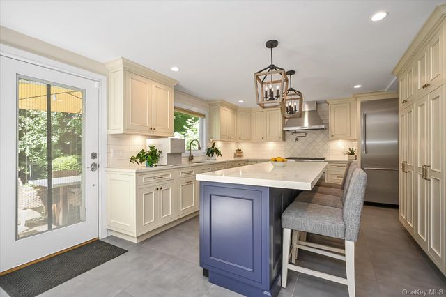 51 Deepdale Drive, Manhasset, NY 11030