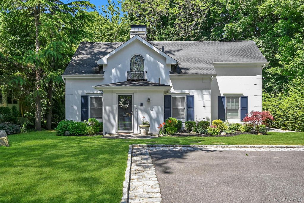 51 Deepdale Drive, Manhasset, NY 11030