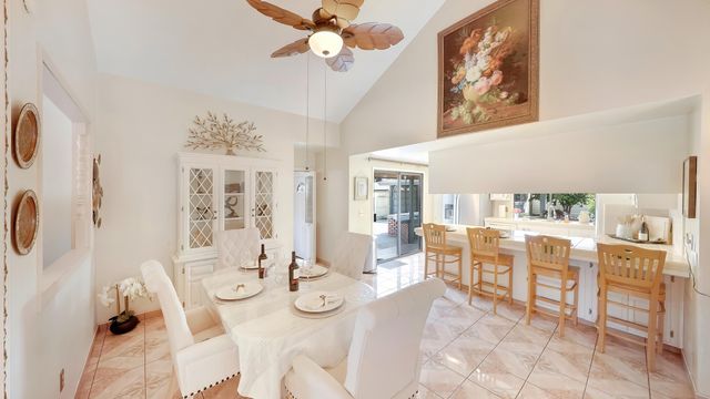 2323 E Hillcrest Avenue, Visalia, CA 93292