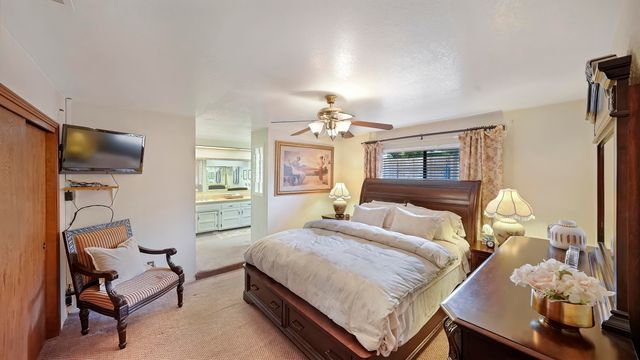 2323 E Hillcrest Avenue, Visalia, CA 93292