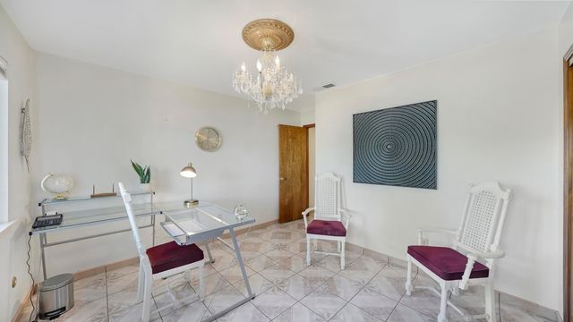 2323 E Hillcrest Avenue, Visalia, CA 93292