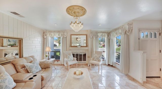 2323 E Hillcrest Avenue, Visalia, CA 93292