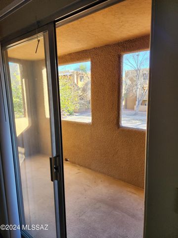 1810 E Blacklidge Dr Apt 212, Tucson, AZ 85719