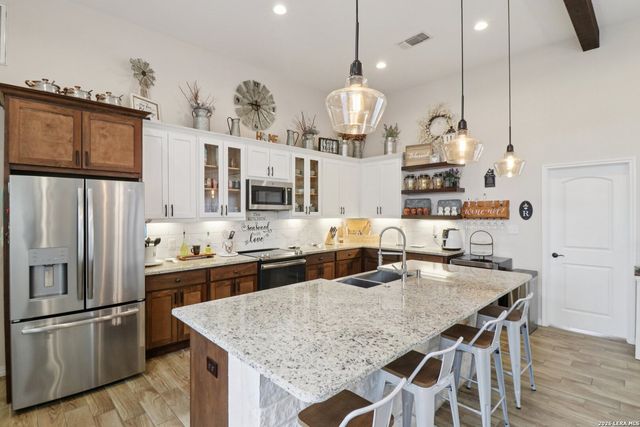 311 Abrego Lake, Floresville, TX 78114