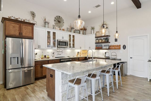 311 Abrego Lake, Floresville, TX 78114