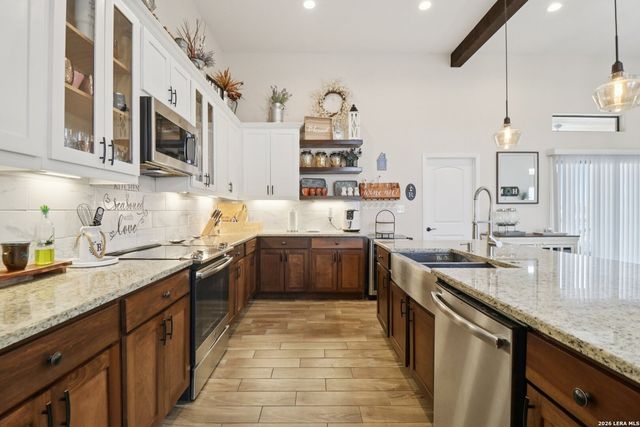 311 Abrego Lake, Floresville, TX 78114