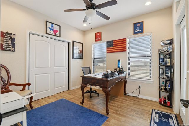 311 Abrego Lake, Floresville, TX 78114